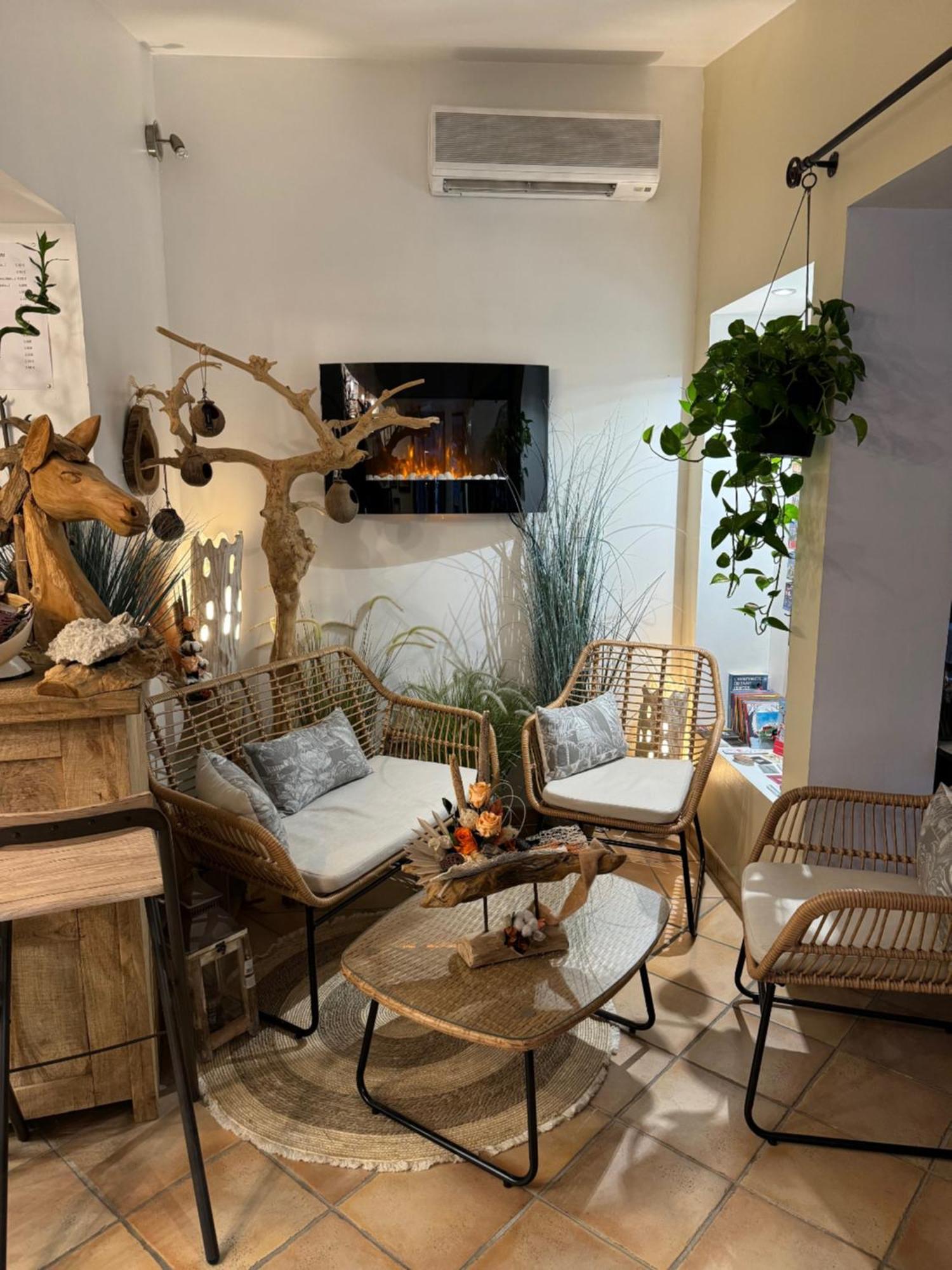 Hotel Le Medieval Aigues-Mortes Luaran gambar
