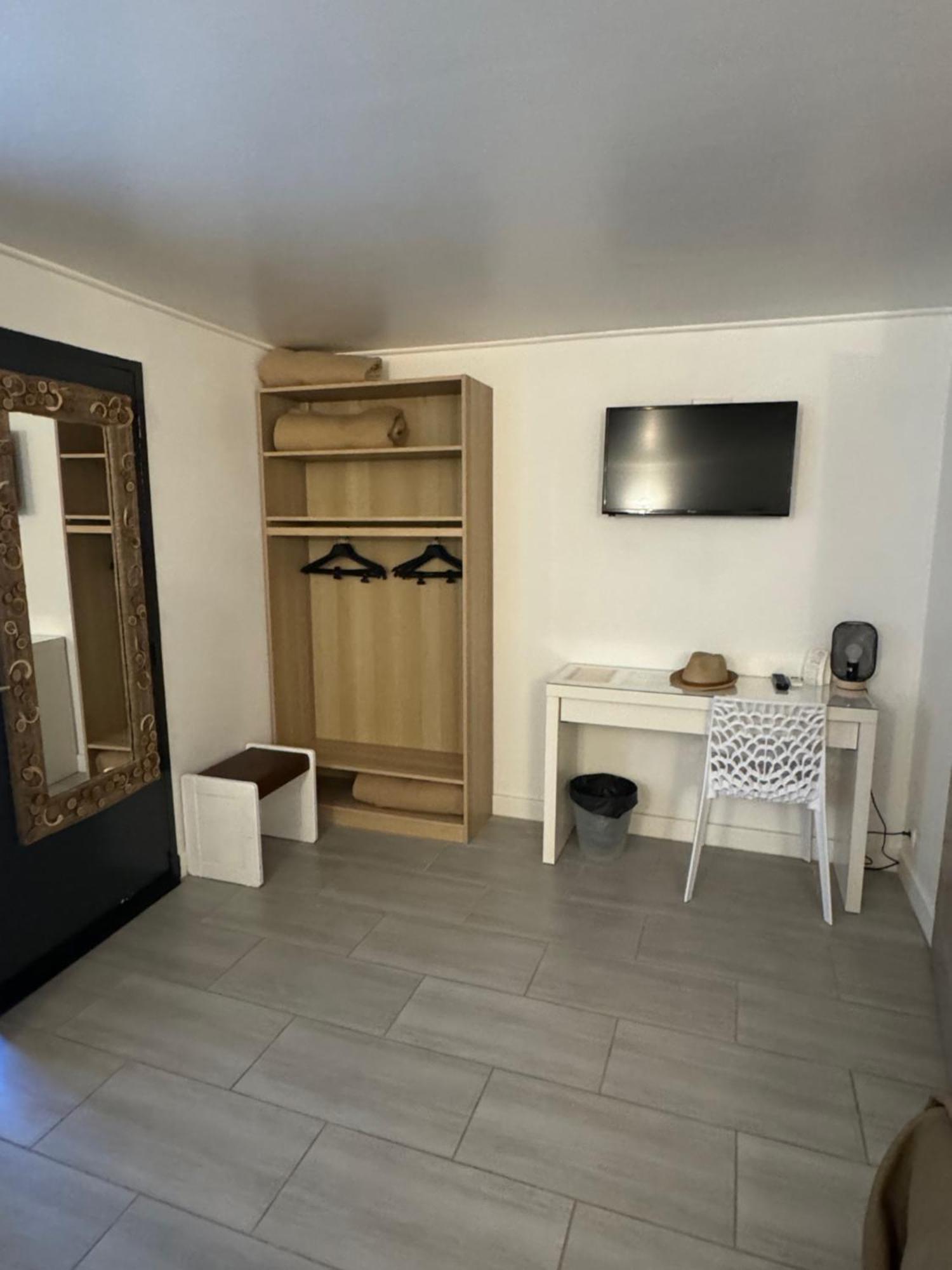 Hotel Le Medieval Aigues-Mortes Luaran gambar