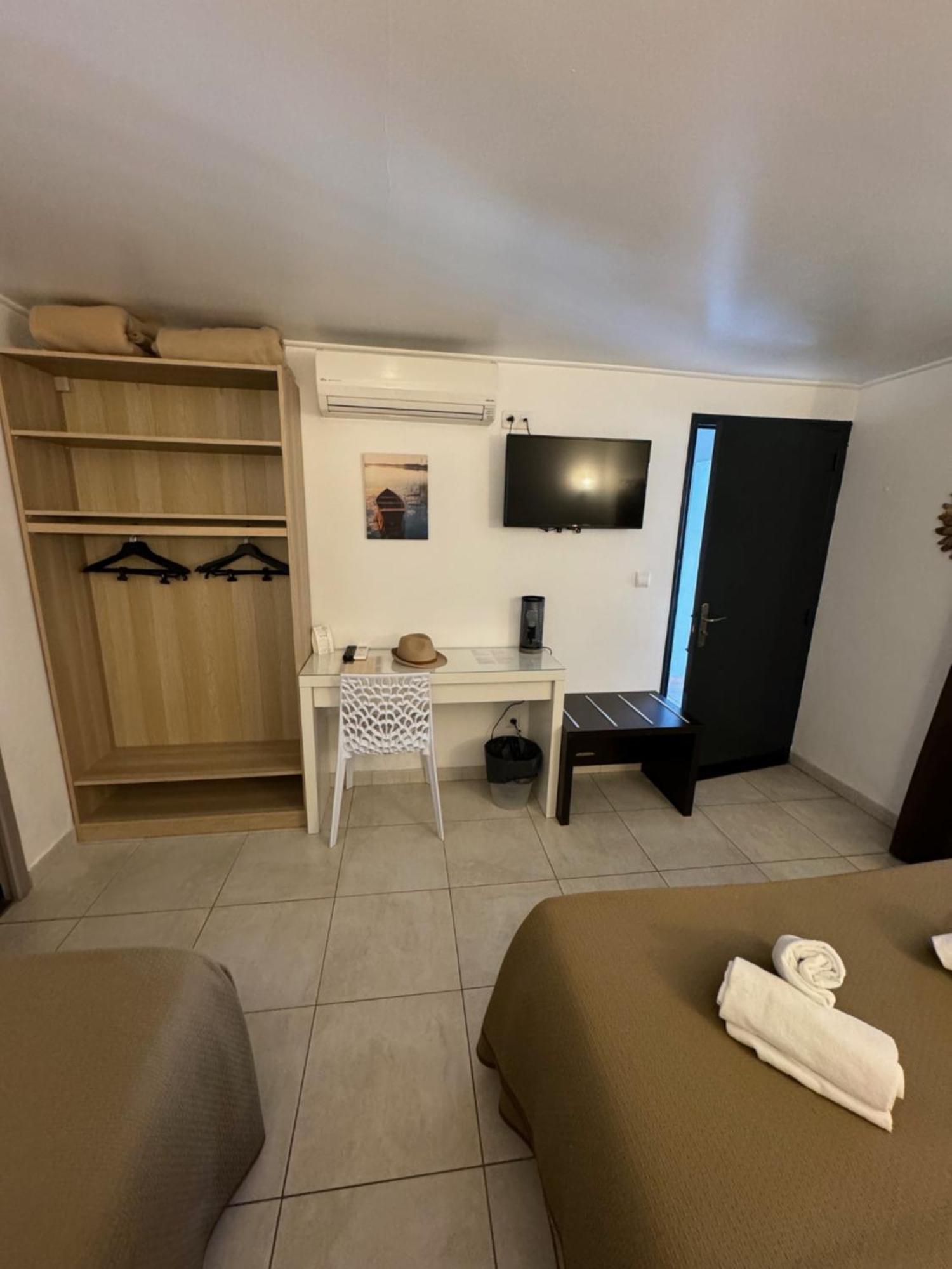 Hotel Le Medieval Aigues-Mortes Luaran gambar