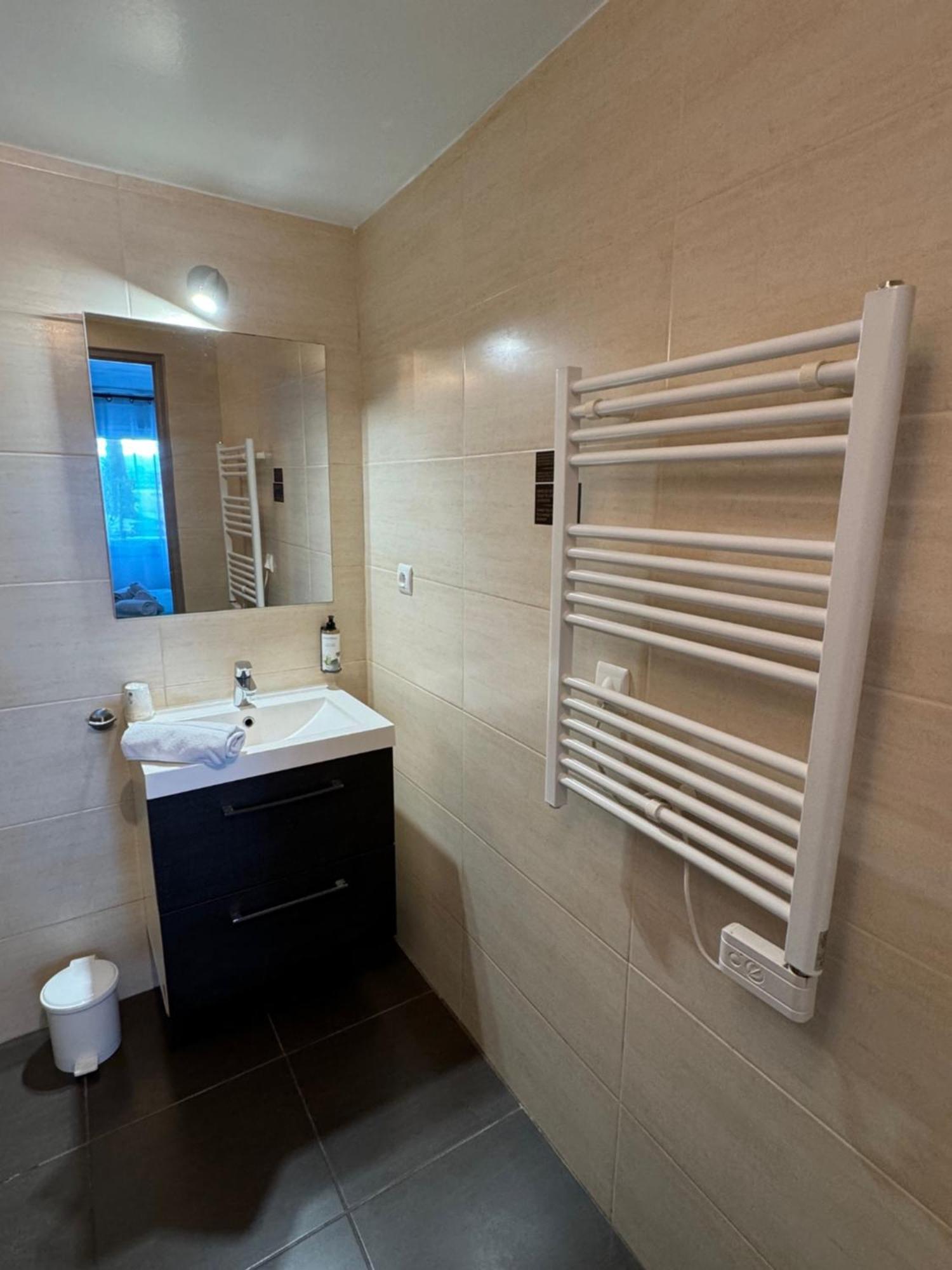Hotel Le Medieval Aigues-Mortes Luaran gambar